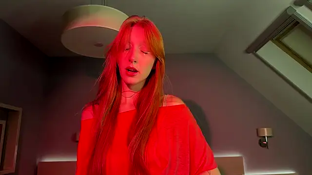 Snapshot of FoxieKiss chatting on 09-21-25, 04:30 FoxieKiss online show from 09-21-25, 04:30