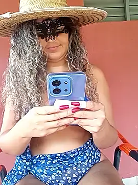 Snapshot of RaphinhaSanches chatting on 02-21-26, 02:07 RaphinhaSanches online show from 02-21-26, 02:07