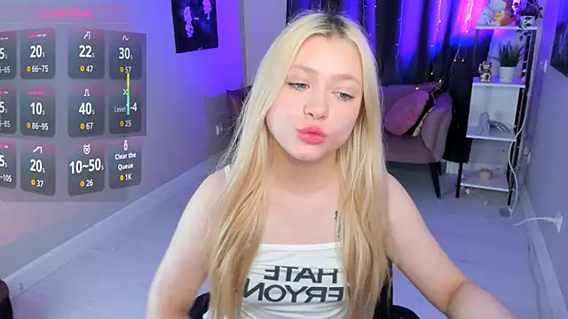 Millie Vanillies online show from 10-07-25, 01:41