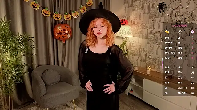 TiannaBorlace online show from 10-31-25, 11:11