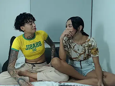 ParisAndVi online show from 09-19-25, 11:38