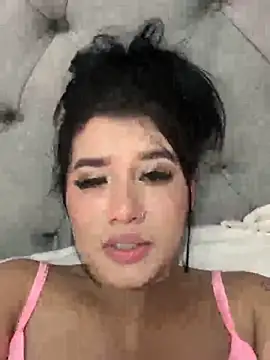 Snapshot of Aliciawhitee chatting on 10-26-25, 05:13 Aliciawhitee online show from 10-26-25, 05:13