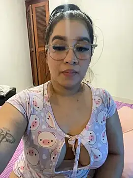 Snapshot of Aliciawhitee chatting on 11-07-25, 01:05 Aliciawhitee online show from 11-07-25, 01:05