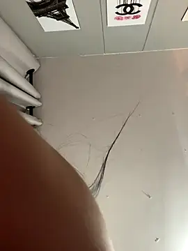 Snapshot of Aliciawhitee chatting on 11-13-25, 02:32 Aliciawhitee online show from 11-13-25, 02:32