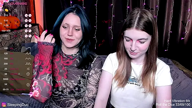 Snapshot of Threesomebabes chatting on 10-22-25, 12:27 Threesomebabes online show from 10-22-25, 12:27