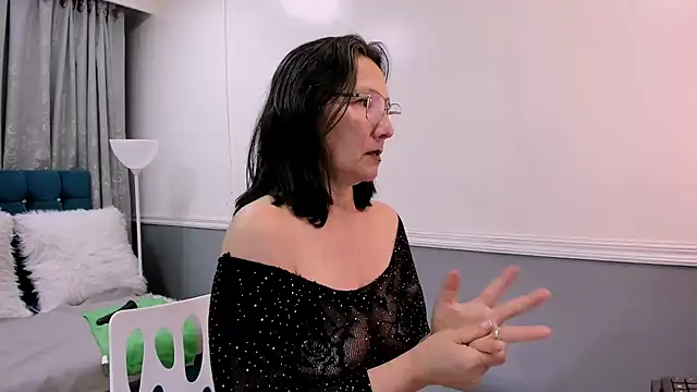 Oriana Jhonson online show from 10-17-25, 10:40