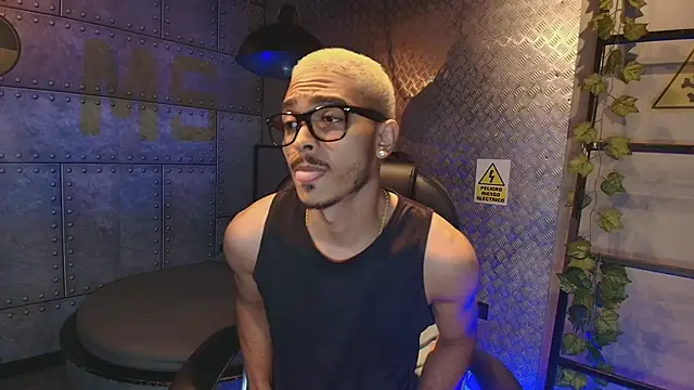 MarcusRain  online show from 03-05-26, 04:08