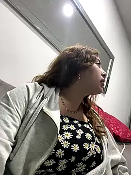 Snapshot of Samantha_2190 chatting on 12-23-25, 03:15 Samantha 2190 online show from 12-23-25, 03:15