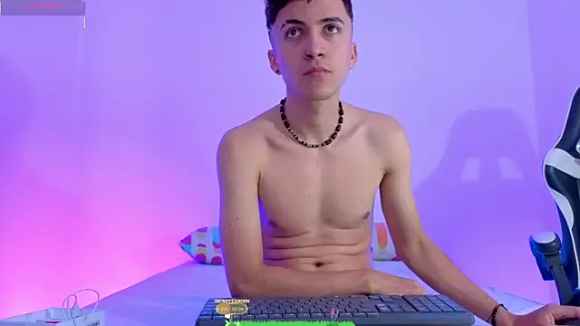 Snapshot of Mike_Benelli chatting on 10-18-25, 03:02 Mike Benelli online show from 10-18-25, 03:02