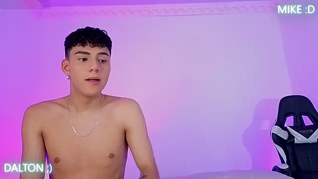 Snapshot of Mike_Benelli chatting on 11-22-25, 09:03 Mike Benelli online show from 11-22-25, 09:03