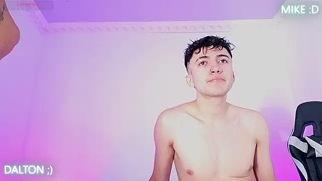 Snapshot of Mike_Benelli chatting on 12-14-25, 01:49 Mike Benelli online show from 12-14-25, 01:49