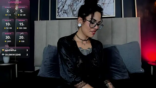 Snapshot of Esmeralda_CO chatting on 10-25-25, 12:40 Esmeralda CO online show from 10-25-25, 12:40