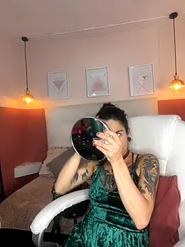 Snapshot of Esmeralda_CO chatting on 12-05-25, 12:14 Esmeralda CO online show from 12-05-25, 12:14