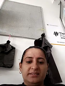 Snapshot of Titiss8921 chatting on 10-27-25, 11:58 Titiss8921 online show from 10-27-25, 11:58