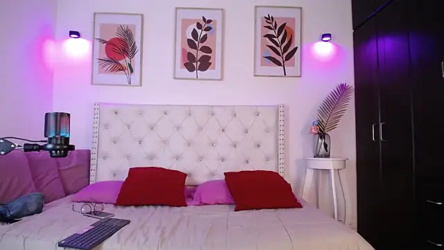 barbyehot online show from 10-12-25, 12:20