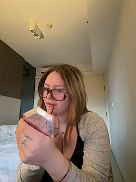 cherryrosealiee online show from 07-22-26, 11:46