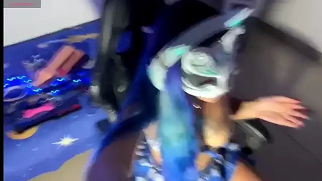 Snapshot of bluesubmissive chatting on 09-21-25, 04:47 bluesubmissive online show from 09-21-25, 04:47