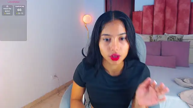 Milaa Star  online show from 10-18-25, 04:04