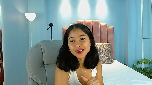 Snapshot of Milaa_Star_ chatting on 02-11-26, 04:06 Milaa Star online show from 02-11-26, 04:06