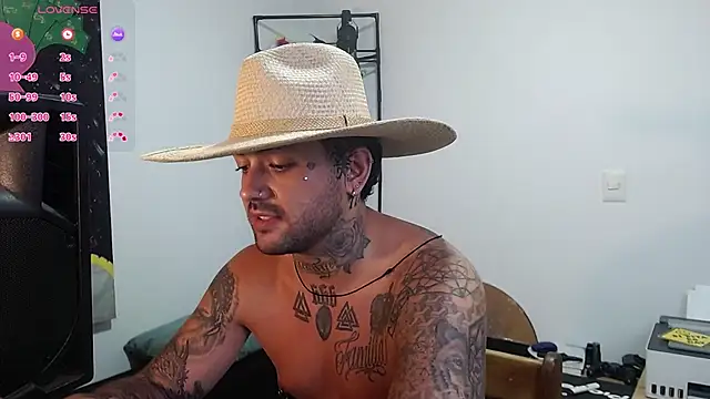 nicolastorres99 online show from 12-19-25, 04:08