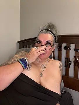 Snapshot of dieseldame1313 chatting on 10-30-25, 01:40 dieseldame1313 online show from 10-30-25, 01:40