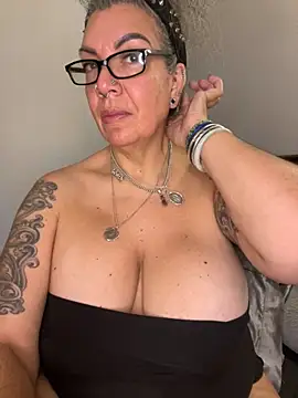 Snapshot of dieseldame1313 chatting on 11-24-25, 09:42 dieseldame1313 online show from 11-24-25, 09:42