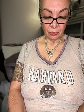 dieseldame1313 online show from 02-01-26, 02:43