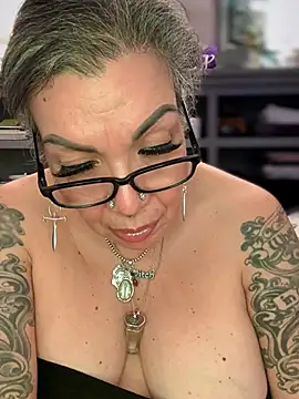 dieseldame1313 online show from 03-28-26, 02:55