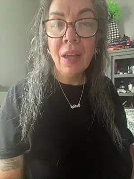 dieseldame1313 online show from 06-30-26, 11:44