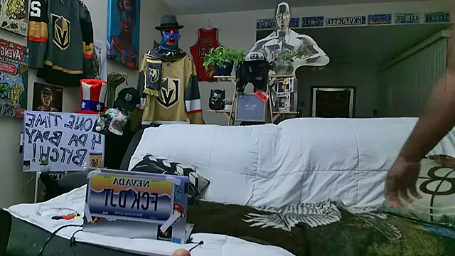 Snapshot of Str8ishVegasGuy chatting on 10-21-25, 08:04 Str8ishVegasGuy online show from 10-21-25, 08:04