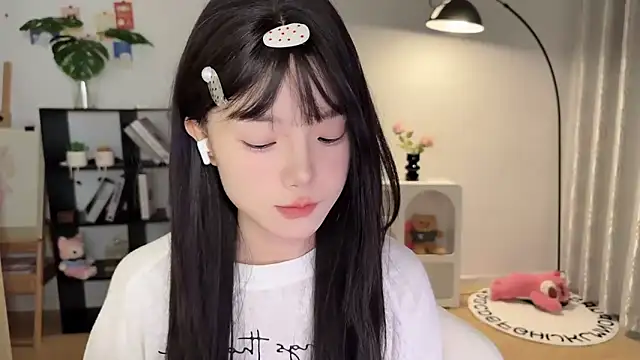 Momo-xx online show from 09-24-25, 11:30