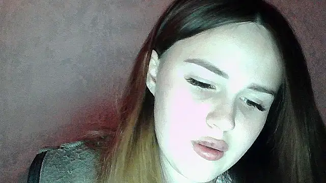 Snapshot of SweetLoraa chatting on 05-13-26, 08:06 SweetLoraa online show from 05-13-26, 08:06