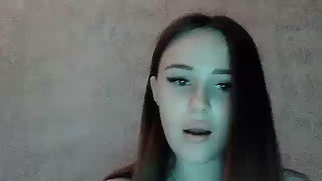 Snapshot of SweetLoraa chatting on 06-12-26, 05:45 SweetLoraa online show from 06-12-26, 05:45
