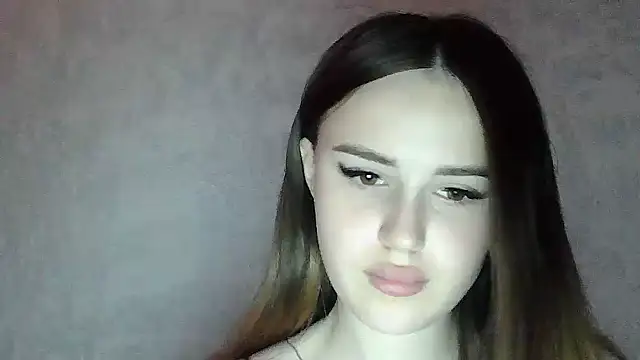 Snapshot of SweetLoraa chatting on 06-18-26, 03:49 SweetLoraa online show from 06-18-26, 03:49
