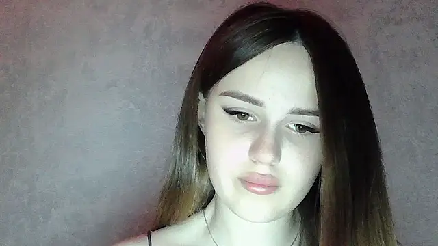 Snapshot of SweetLoraa chatting on 06-19-26, 04:55 SweetLoraa online show from 06-19-26, 04:55