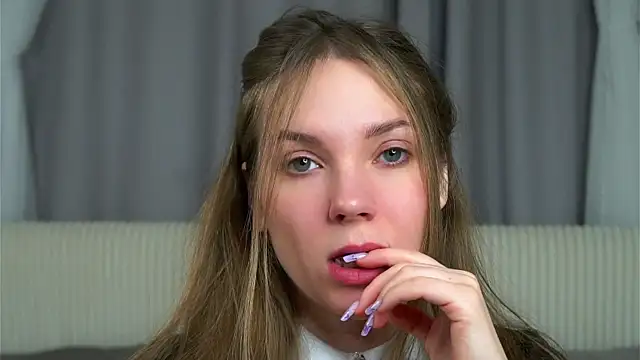 KarriBrownd online show from 11-17-25, 01:11