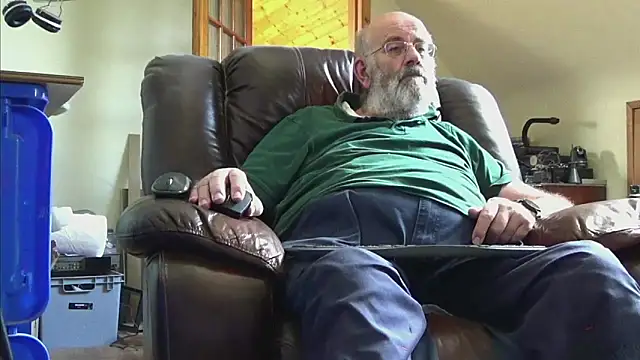 janzer13 online show from 09-26-25, 01:04