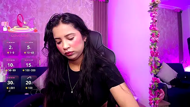 SophiaWalker 1 online show from 10-21-25, 12:17