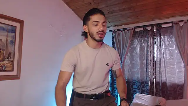 Snapshot of ArturoCardona_ chatting on 05-17-26, 03:52 ArturoCardona online show from 05-17-26, 03:52