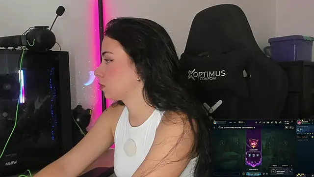 Snapshot of Aishelyng chatting on 03-03-26, 10:04 Aishelyng online show from 03-03-26, 10:04