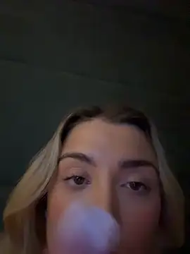 ellariverss online show from 09-17-25, 04:52