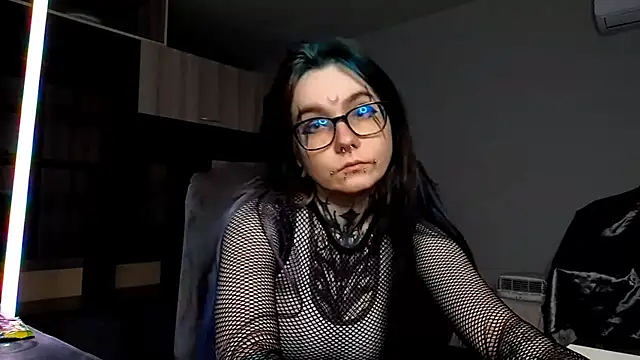 HighelikeGirl online show from 10-19-25, 11:00