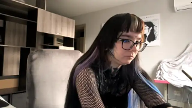 HighelikeGirl online show from 11-12-25, 06:58