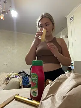 Snapshot of SunshineEmma chatting on 09-14-25, 08:19 SunshineEmma online show from 09-14-25, 08:19