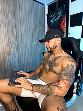 Snapshot of Nikola_Hank chatting on 09-26-25, 08:18 Nikola Hank online show from 09-26-25, 08:18