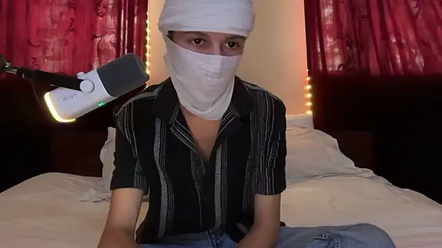 Snapshot of holydirt_luxeno1 chatting on 09-15-25, 10:37 holydirt luxeno1 online show from 09-15-25, 10:37