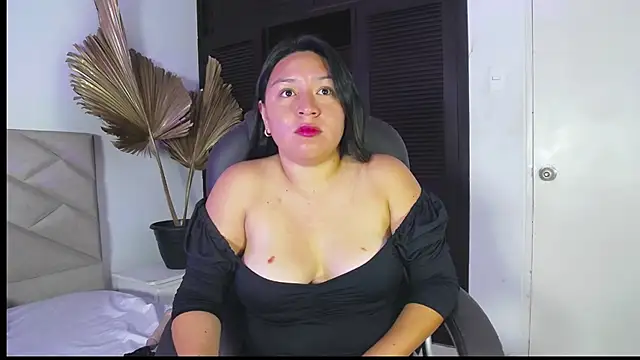 BellaRoux1 online show from 03-04-26, 12:00