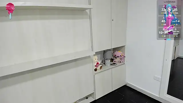 LilyWhitney online show from 05-22-26, 04:08