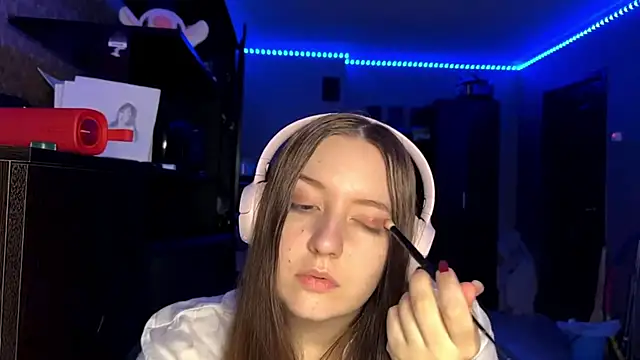 LauretteRagar online show from 09-16-25, 06:09