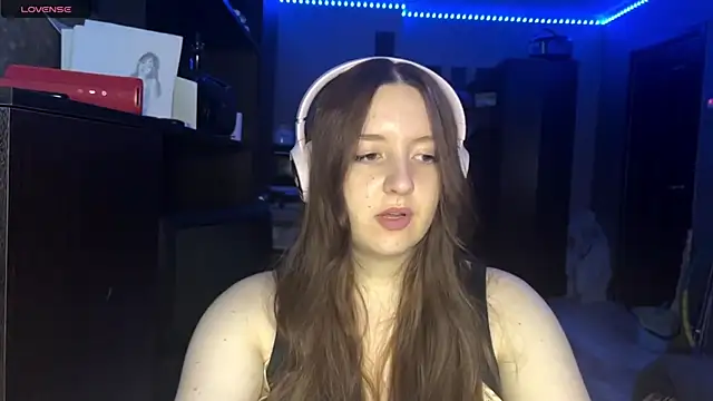 LauretteRagar online show from 09-22-25, 05:48